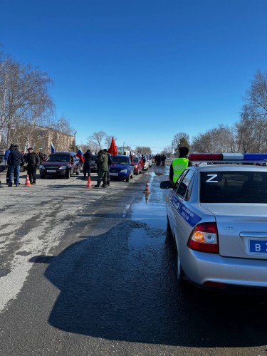 В с.Ташла состоялся автопробег в поддержку Вооруженных Сил РФ и в честь годовщины присоединения Крыма к России.