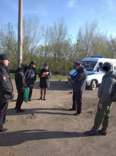 В Новотроицке сотрудники ППС изъяли у местного жителя пакет с марихуаной