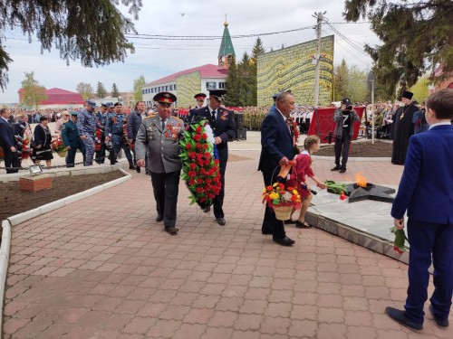 9 мая в 12 часов дня на центральной площади города Абдулино состоялся торжественный парад, посвященный 77-й годовщине Победы в Великой Отечественной войне 