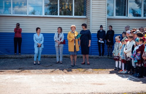 Сотрудники полиции обеспечивают охрану общественного порядка на «Последних звонках»