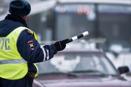 В Оренбурге сотрудники уголовного розыска задержали подозреваемого, который повторно угнал КАМАЗ у отца