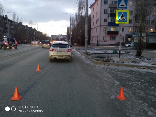 В Новотроицке полицейские устанавливают обстоятельства ДТП, в котором пострадала женщина-пешеход