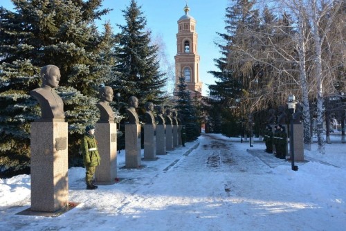 Девятого декабря, в День Героев Отечества, на мемориале погибшим в годы Великой Отечественной войны состоялся митинг.