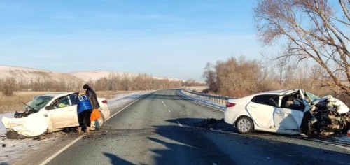 Сотрудники ГИБДД Октябрьского района выясняют обстоятельства ДТП в котором 3 человека погибли и 2 получили травмы