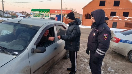 В Северном районе сотрудники полиции провели профилактическую акцию «Письмо водителю» и напоминая о дорожной безопасности