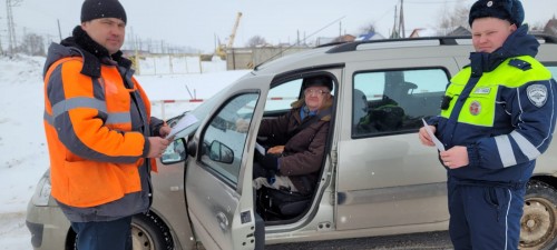 Сотрудники ОГИБДД МО МВД России "Абдулинский" совместно с представителями РЖД провели рейд вблизи железнодорожного переезда