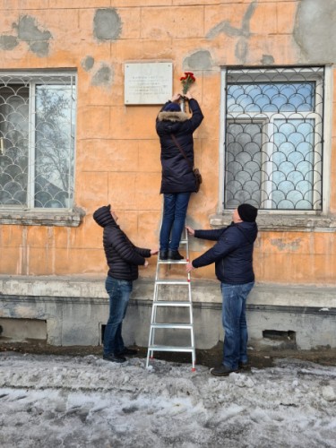 Полицейские в Новотроицке почтили память коллег, погибших при исполнении служебного долга