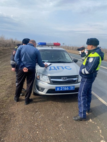 В Октябрьском районе полицейские пресекли попытку незаконного денежного вознаграждения сотрудников ГИБДД