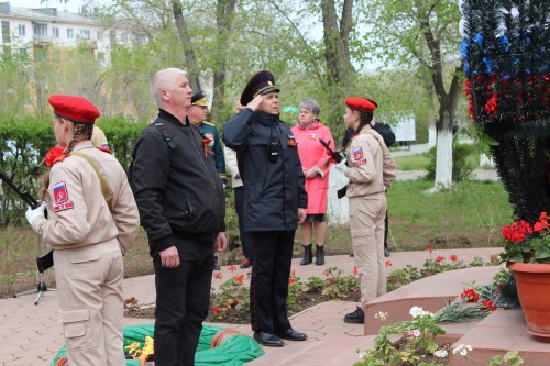 В ГО ЗАТО Комаровский прошла церемония возложения цветов к мемориалу, посвященному Великой Отечественной войне