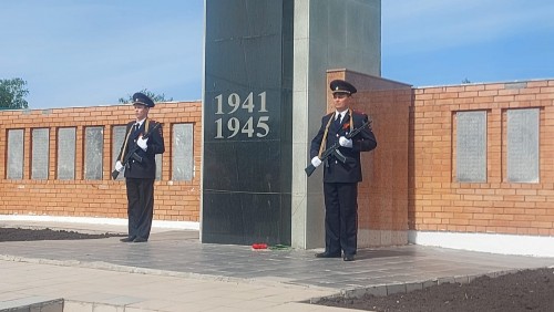 Сотрудники полиции с. Матвеевка обеспечили охрану общественного порядка во время проведения праздничного мероприятия, посвященного 78-ой годовщине Победы