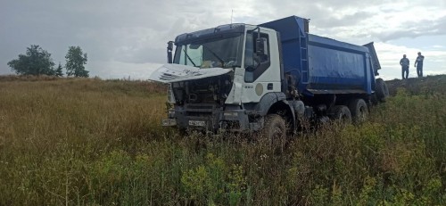 Сотрудники ОГИБДД ОМВД России по Новоорскому району проводят проверку по факту дорожно-транспортного происшествия с участием служебного автомобиля ДПС