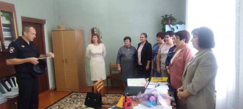 Полицейские Абдулино совместно с общественниками продолжают проводить профилактические мероприятия, направленные на борьбу с мошенничеством