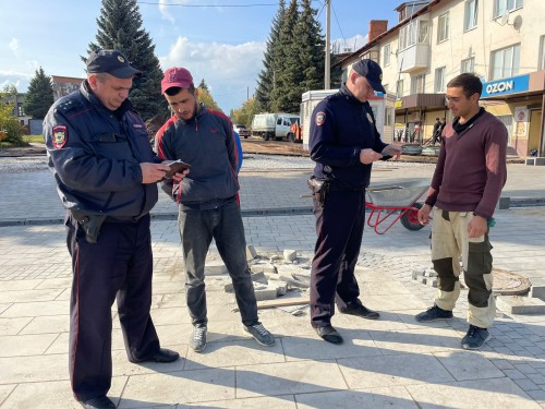 В Бугуруслане полицейские провели комплексную оперативно-профилактическую операцию «Нелегал-2023»