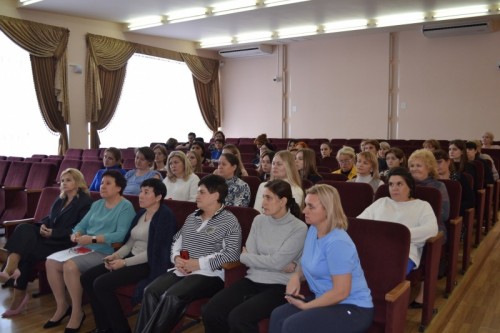 В Оренбурге сотрудник полиции провела профилактическую беседу с преподавательским составом педагогического колледжа