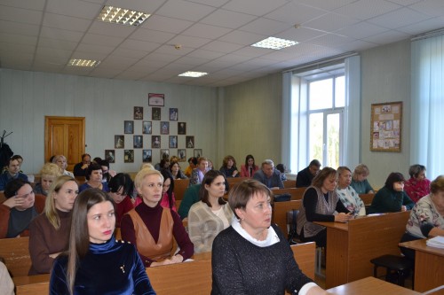 В Оренбурге сотрудник полиции провела профилактическую беседу с преподавательским составом медицинского колледжа