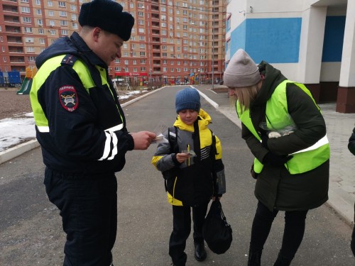 Сотрудники Госавтоинспекции Оренбурга приняли участие в акции «Засветись!»