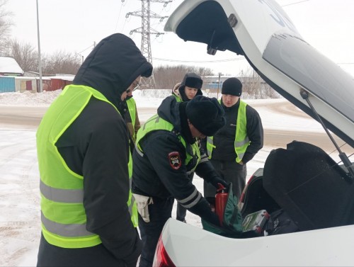 В рамках всероссийской акции «Студенческий десант», приуроченной ко Дню российского студенчества, возможность пройти кратковременную стажировку в подразделение ГИБДД получили учащиеся сельскохозяйственного техникума г.Бугуруслана