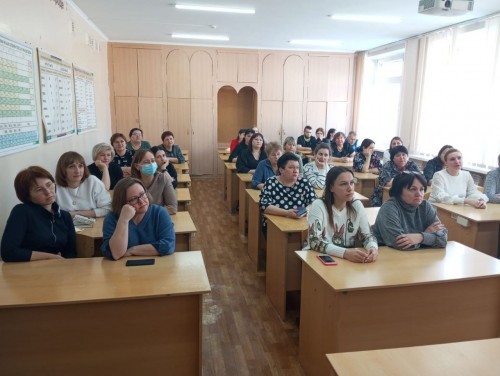 В Бузулуке и Грачевском районе участковые уполномоченные полиции продолжают отчитываться перед населением