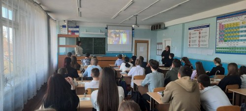 В Бузулуке и Бузулукском районе полицейские проводят встречи со школьниками