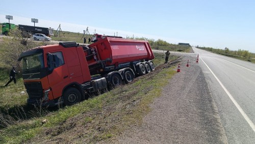 Сотрудники Новоорской полиции проводят проверку по факту дорожно-транспортного происшествия, в котором погибла 82-летняя женщина-водитель