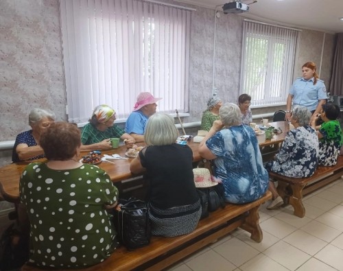 В Ташле сотрудниками полиции проведена профилактическая беседа с пожилыми людьми