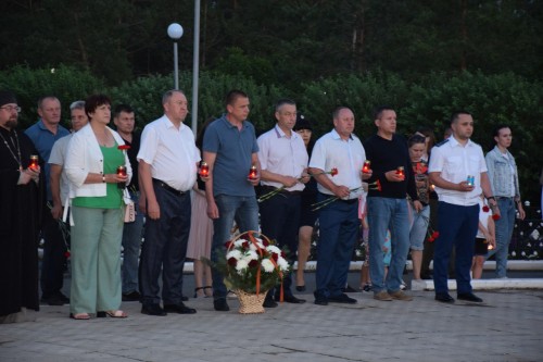 В с.Ташла полицейские совместно с представителями общественного совета приняли участие в акции «Свеча памяти».