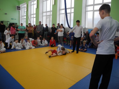 В Кувандыке состоялся турнир по самбо, посвященный Дню сотрудника органов внутренних дел Российской Федерации