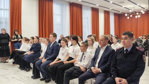 В центре культурного развития Саракташского района  состоялось торжественное вручение паспортов в честь Дня конституции